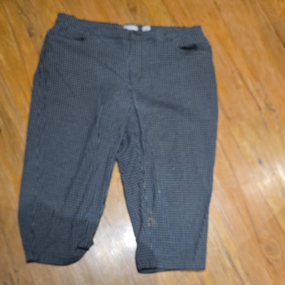 Stylish Women Checkered Capris 20W